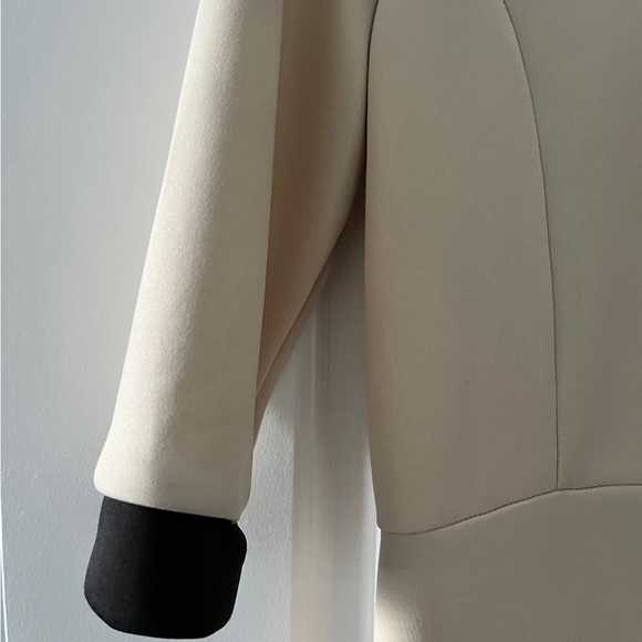 Beautiful elegant three quarter length sleeve dress - Picture 2 of 5